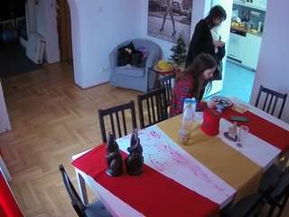 voyeurcam-julmodels-dining