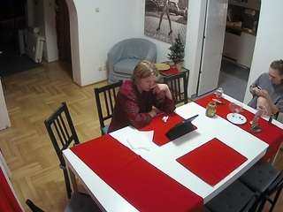 voyeurcam-julmodels-dining