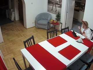 voyeurcam-julmodels-dining