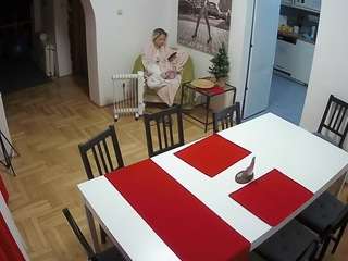 voyeurcam-julmodels-dining