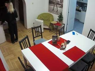 voyeurcam-julmodels-dining