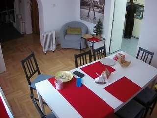 voyeurcam-julmodels-dining