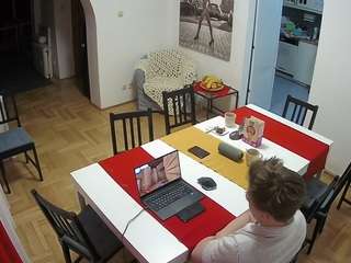 voyeurcam-julmodels-dining webcam