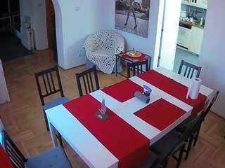 voyeurcam-julmodels-dining