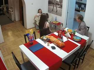 voyeurcam-julmodels-dining's CamSoda show and profile