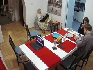 voyeurcam-julmodels-dining webcam