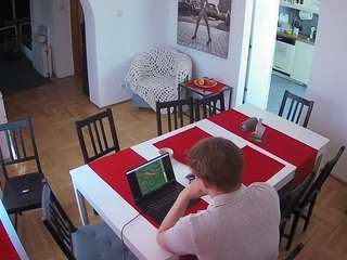 voyeurcam-julmodels-dining webcam