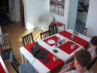 voyeurcam-julmodels-dining