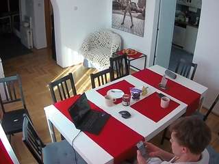 voyeurcam-julmodels-dining
