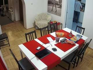 voyeurcam-julmodels-dining webcam