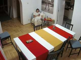 voyeurcam-julmodels-dining