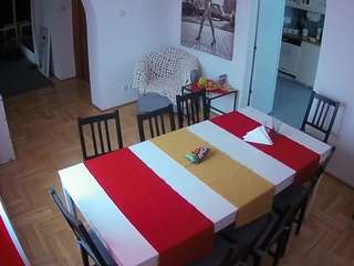 voyeurcam-julmodels-dining