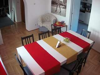 voyeurcam-julmodels-dining