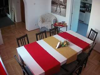 voyeurcam-julmodels-dining