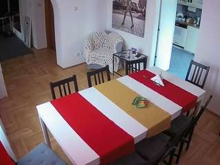 voyeurcam-julmodels-dining