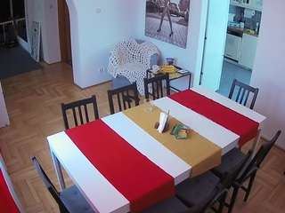 voyeurcam-julmodels-dining webcam