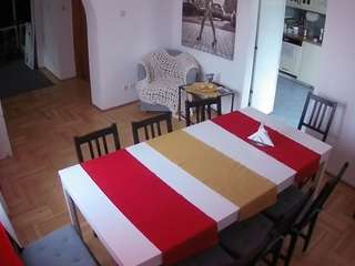 voyeurcam-julmodels-dining