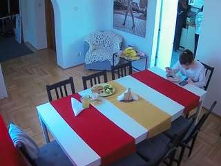 voyeurcam-julmodels-dining