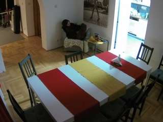 voyeurcam-julmodels-dining webcam