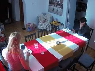 voyeurcam-julmodels-dining webcam