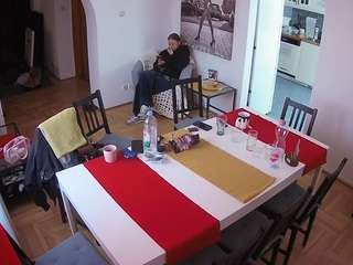 voyeurcam-julmodels-dining