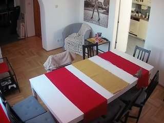 voyeurcam-julmodels-dining