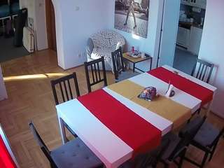 voyeurcam-julmodels-dining