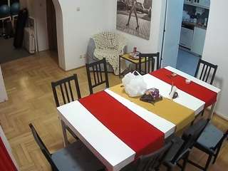 voyeurcam-julmodels-dining