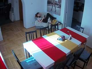 le modèle voyeurcam-julmodels-dining est en webcam porno dans un show sur le site camsoda, il possède les tags suivants: flashing,hidden,hidden cam,julmodels-house,no drinking,no smoking,pov,sexwebcam,voyeur,hd