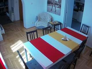 voyeurcam-julmodels-dining