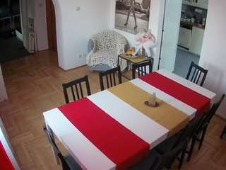 voyeurcam-julmodels-dining
