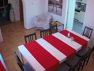 voyeurcam-julmodels-dining