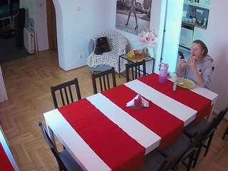 voyeurcam-julmodels-dining