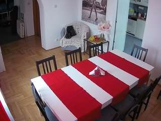 Questo modello è in diretta ora. voyeurcam-julmodels-dining