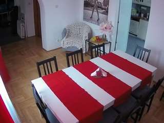 Questo modello è in diretta ora. voyeurcam-julmodels-dining