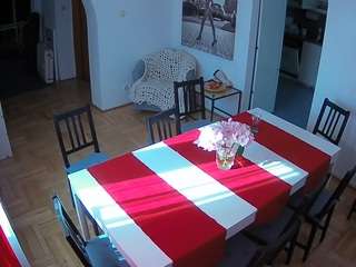 voyeurcam-julmodels-dining