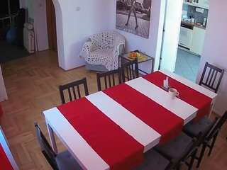 voyeurcam-julmodels-dining