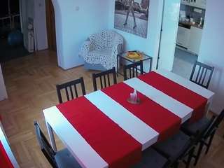 voyeurcam-julmodels-dining