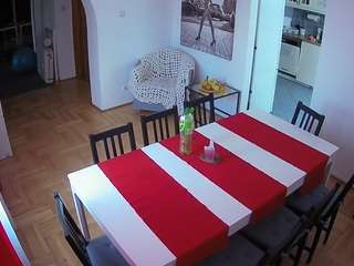 voyeurcam-julmodels-dining