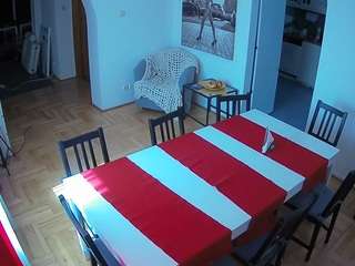 voyeurcam-julmodels-dining