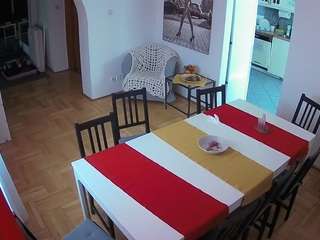 voyeurcam-julmodels-dining