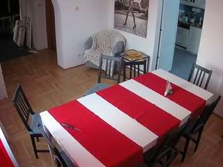 voyeurcam-julmodels-dining