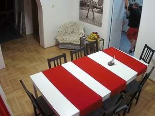 voyeurcam-julmodels-dining