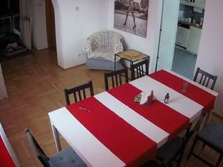 voyeurcam-julmodels-dining