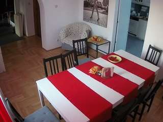 voyeurcam-julmodels-dining