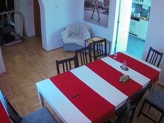 voyeurcam-julmodels-dining