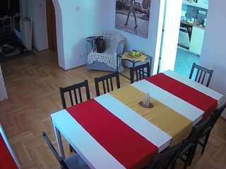 voyeurcam-julmodels-dining