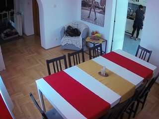 voyeurcam-julmodels-dining