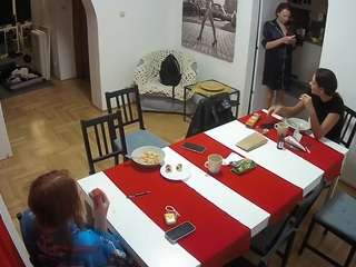voyeurcam-julmodels-dining