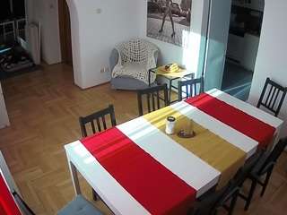 voyeurcam-julmodels-dining